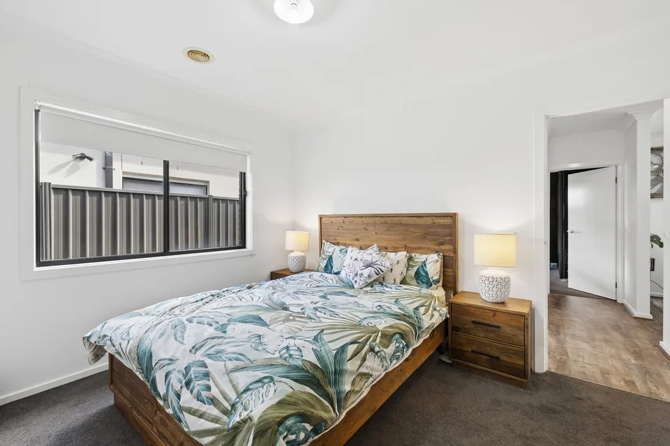 Second bedroom — original listing photo